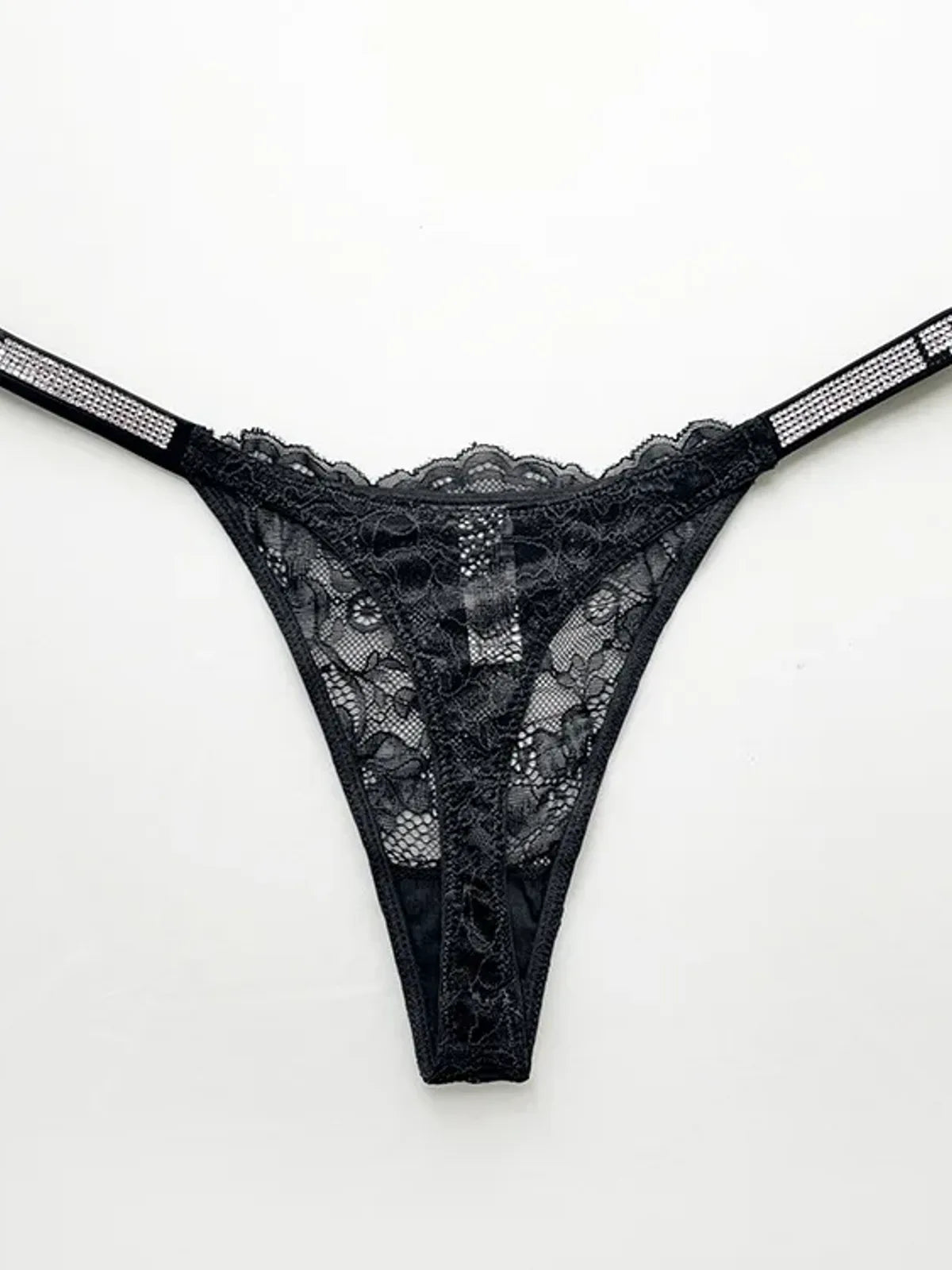 String Dentelle Éclat, détails brillants